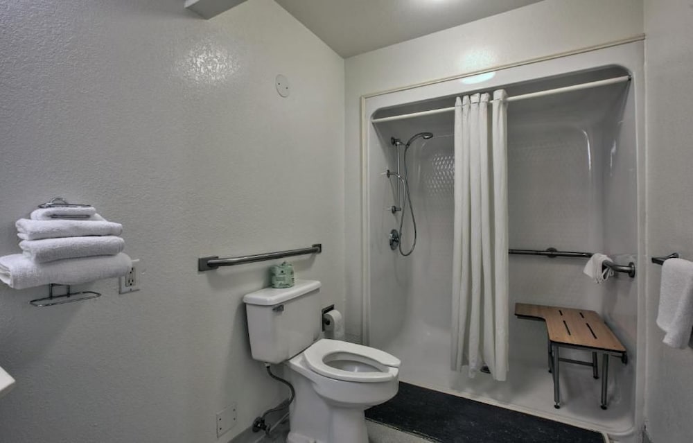 Motel6 Valdosta, GA - University 47/49