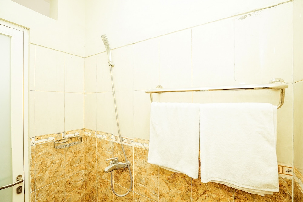 Ardhya Guest House 30/46