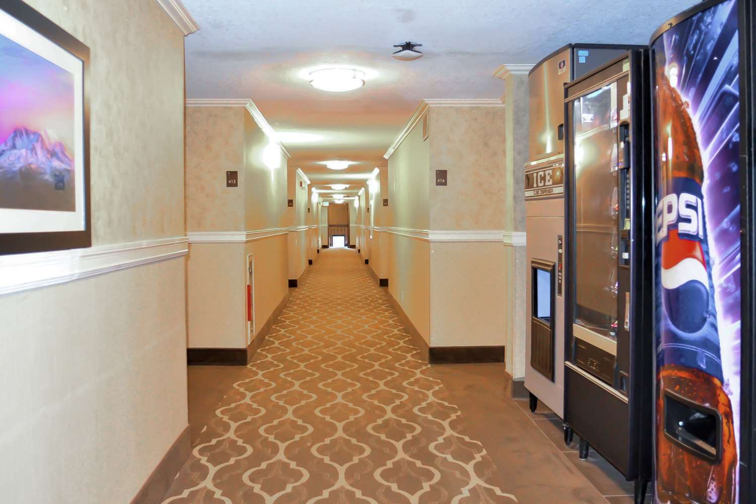 Comfort Inn & Suites Vancouver Downtown City Center 6/48