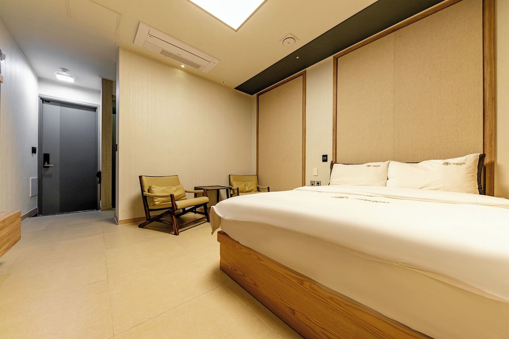 Yeosu Stay Hotel 11/53