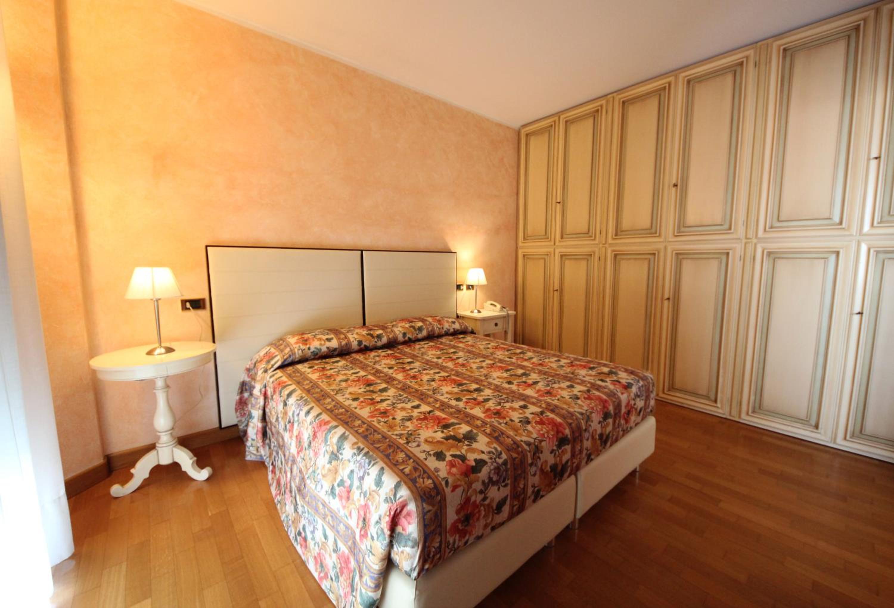 RUHL BEACH HOTEL AND SUITES 22/54