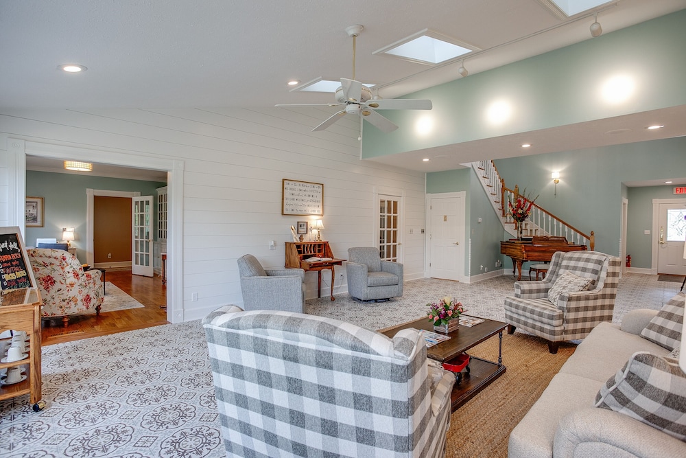 Biddle Point Inn & Event Venue 36/53