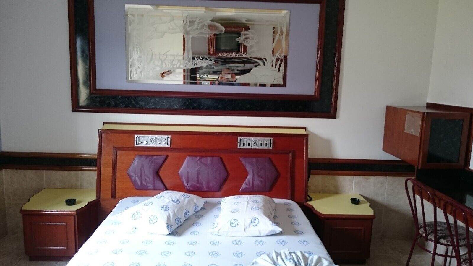 Suite, Double Bed, Bathtub
