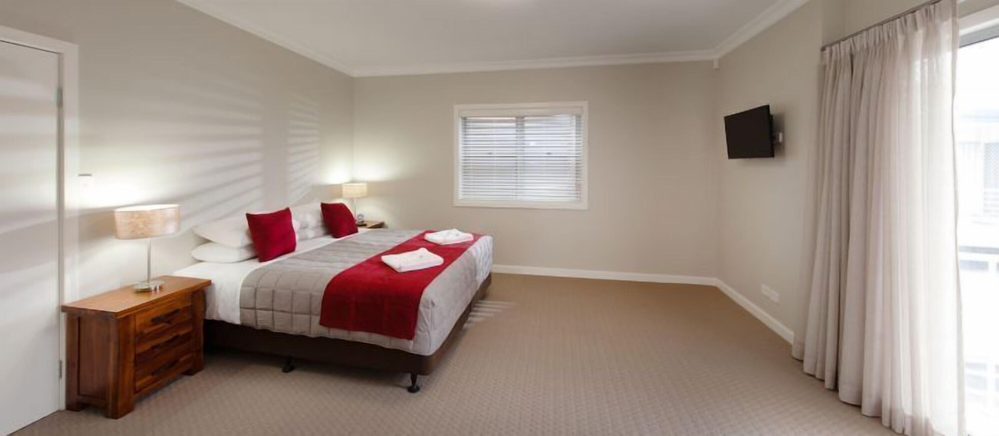 2 BEDROOMS, EXECUTIVE, APARTMENT