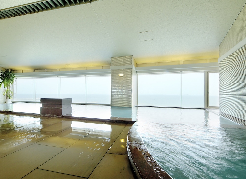Irago Resort & Convention Hotel 11/30