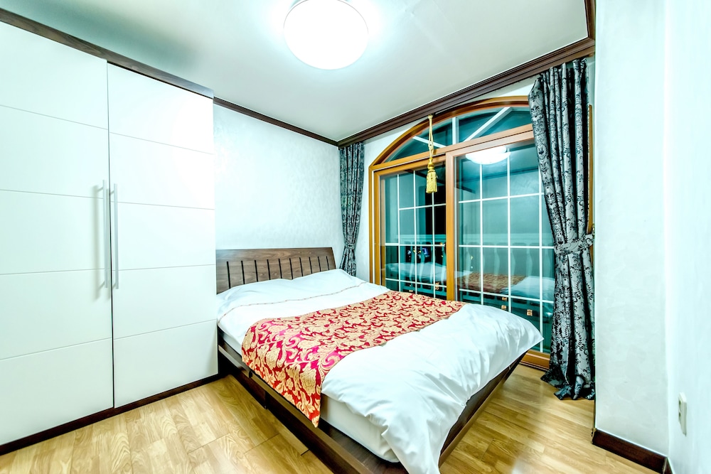 Jungmun Jejuhue Pension 13/44