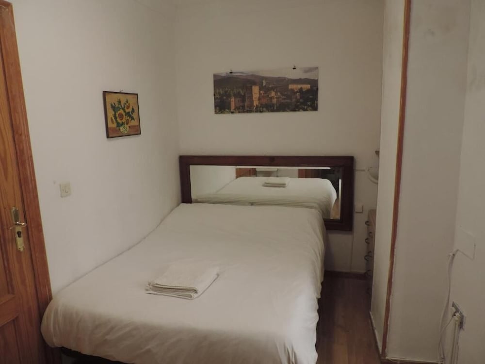Hostal El Cascabel 26/75