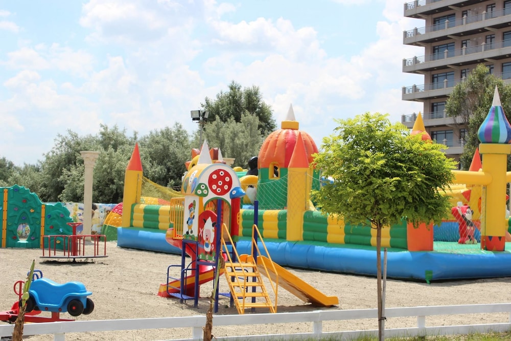 Phoenicia Luxury 43/55