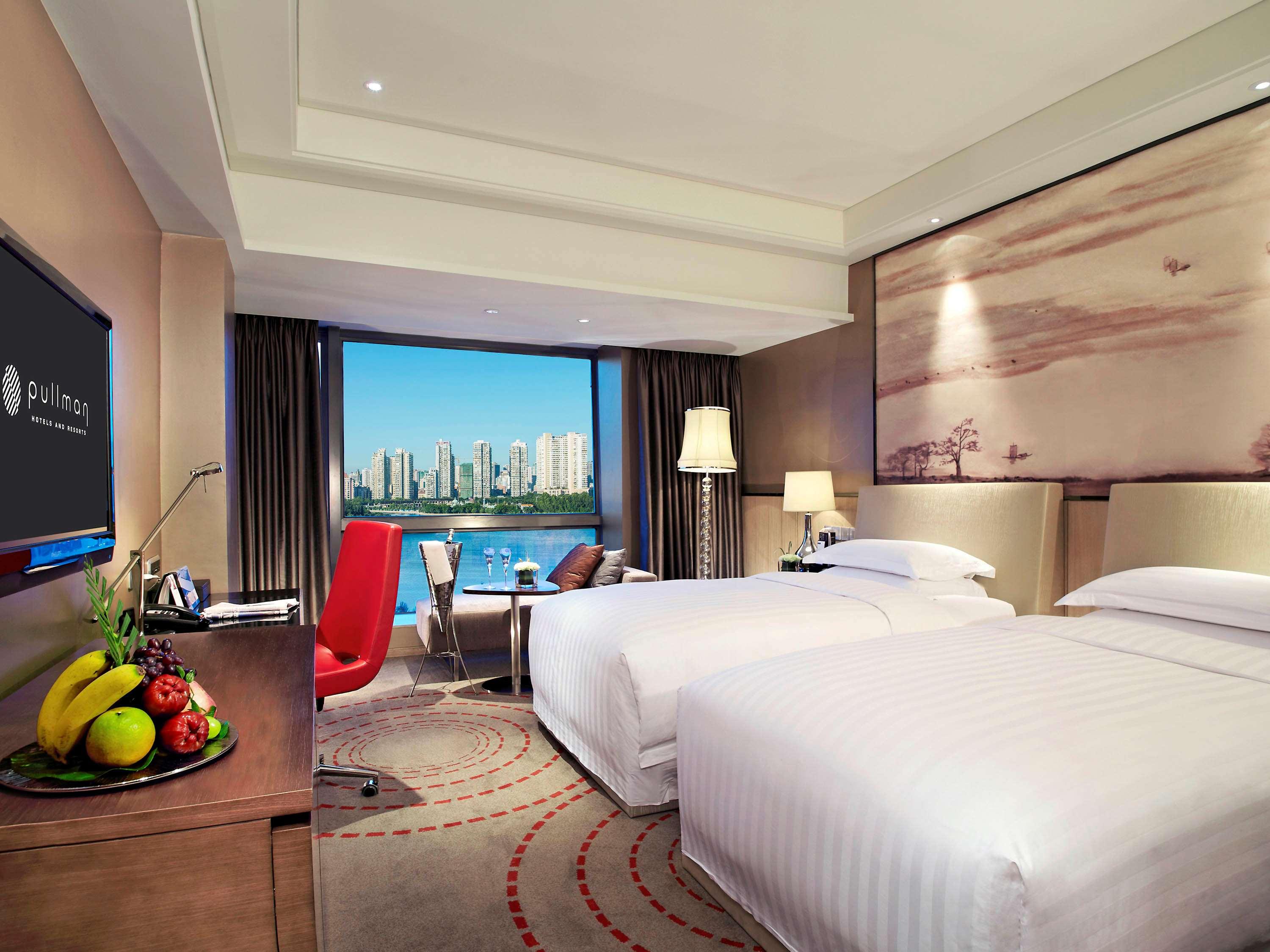 DELUXE, TWIN BEDS, PARK VIEW