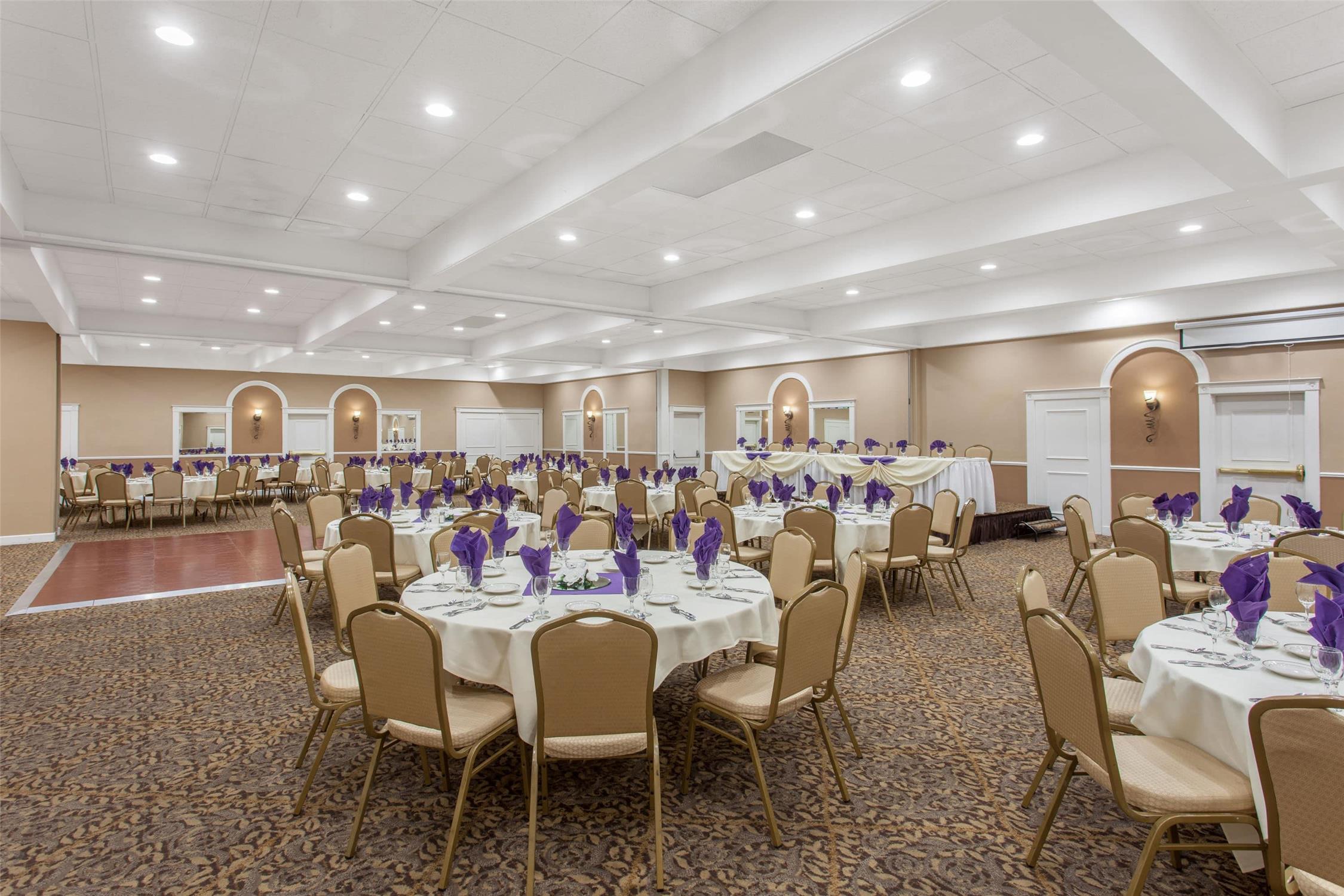 Ramada by Wyndham Fresno North 29/43