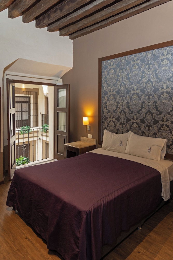 غرفة مفردة بسرير كوين، Hotel Gala 2/3