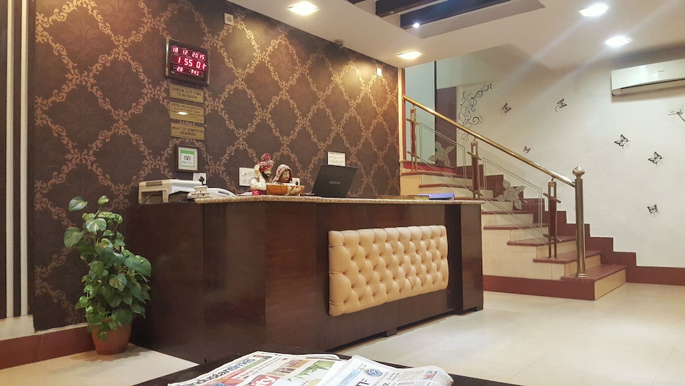 Hotel Delhi Aerocity 7/75