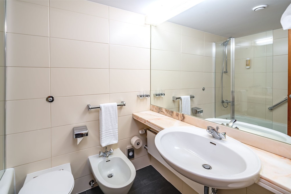 1 Bedroom, Classic, Twin Beds, Valley View, Balcony, AHORN Harz Hotel Braunlage 4/4