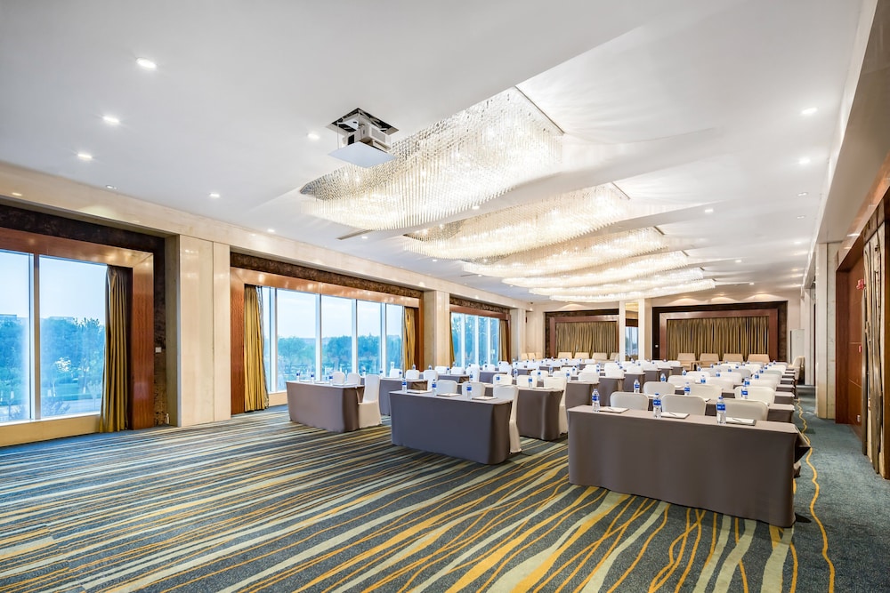 Crowne Plaza Tianjin Binhai 28/50