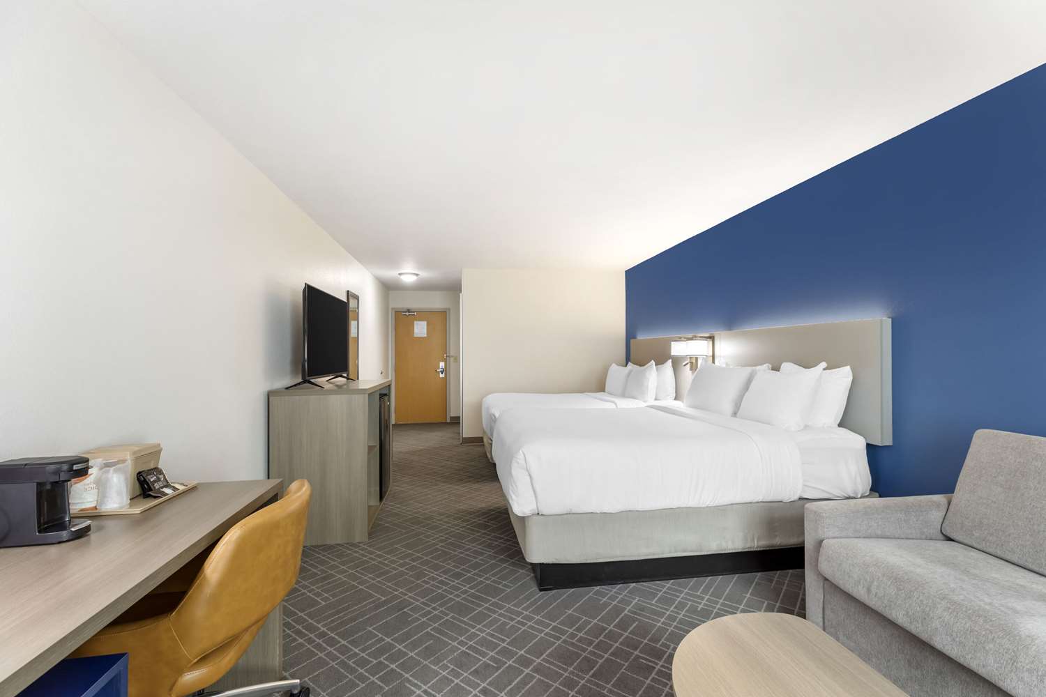 Upgrade, Efficiency, Suite, King and Queen Bed