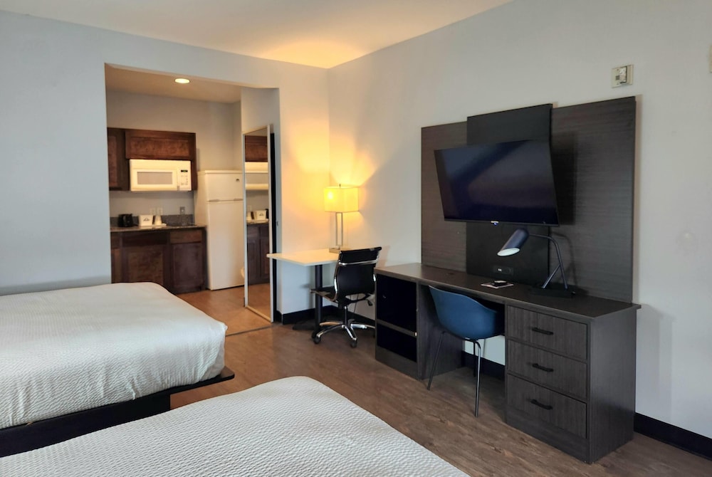 Days Inn & Suites by Wyndham Gonzales TX 23/53