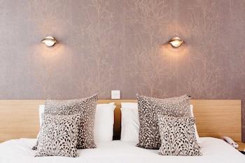 STANDARD, DOUBLE OR TWIN BED
