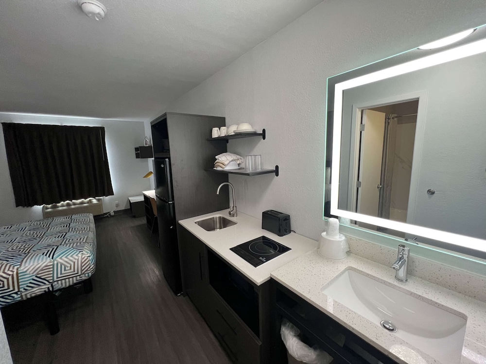 Motel6 Altoona, IA - Des Moines East 22/39