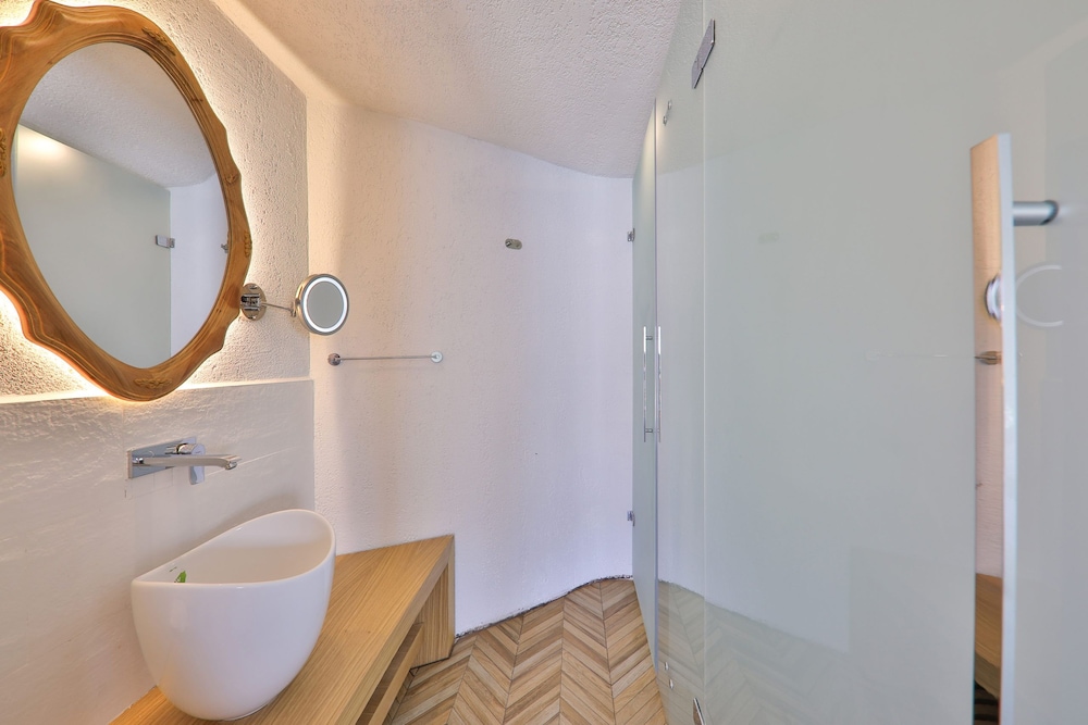 Atalante Hotel 48/50