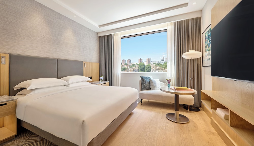 غرفة بسرير كينج في طابق مرتفع، Hyatt Regency London Olympia 4/8