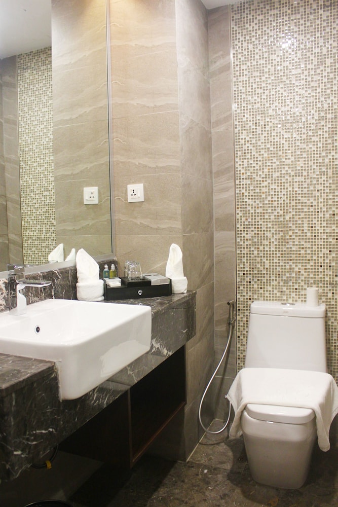 Ano Hotel 53/57