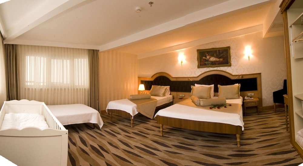 Aprilis Hotel 15/50