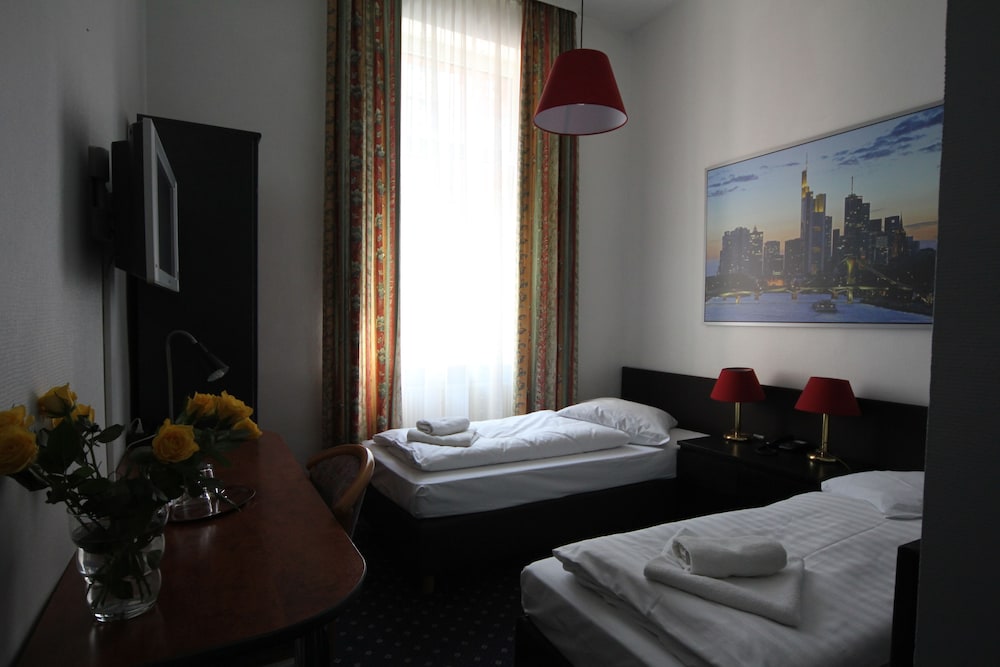Hotel Carlton 37/50