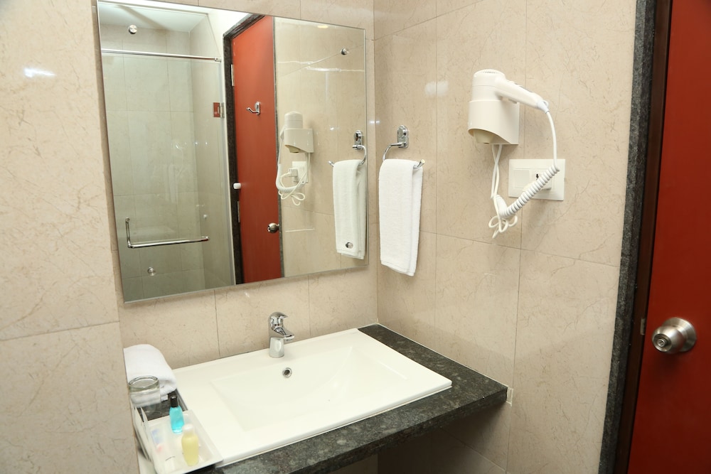 I V Sanctum Hotel 48/49