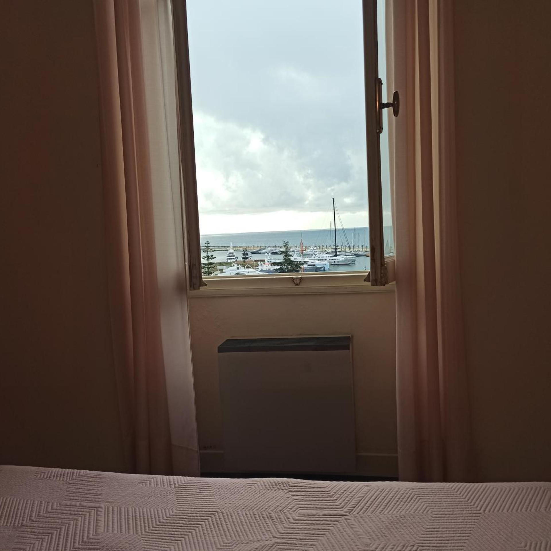 غرفة بسرير مزدوج أو سريرين منفصلين بإطلالة على البحر، Residence Miramare 8/10