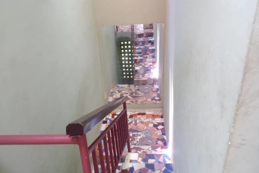 Hotel Meambly 4/12