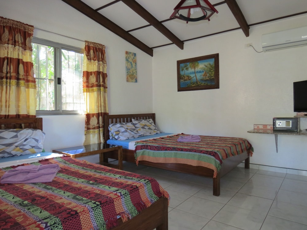 Alonaland Resort Apartelle 17/50