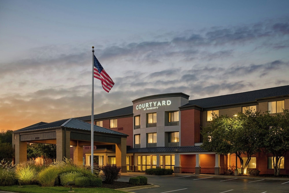 Courtyard by Marriott Kansas City Shawnee 2/71