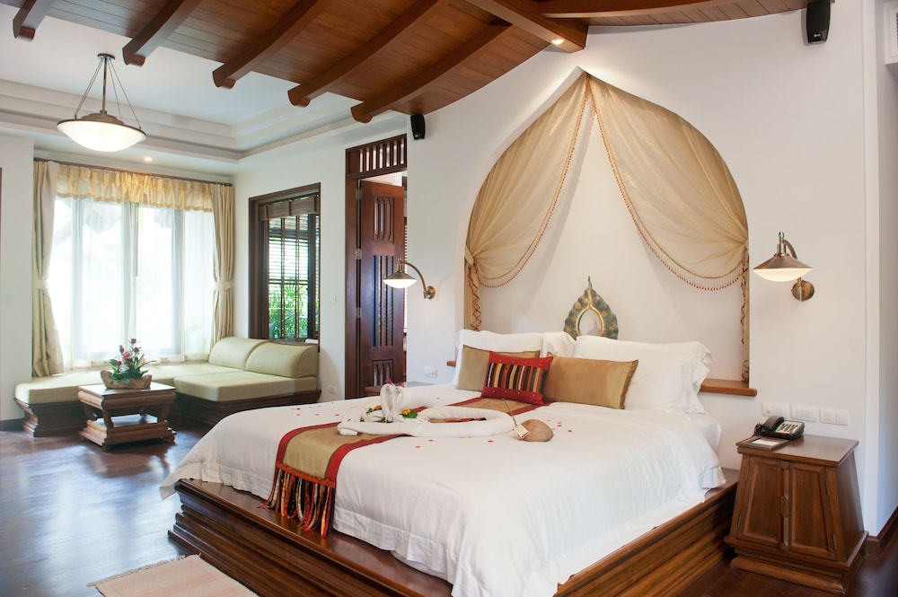GRAND DELUXE SUITES GARDEN VIEW
