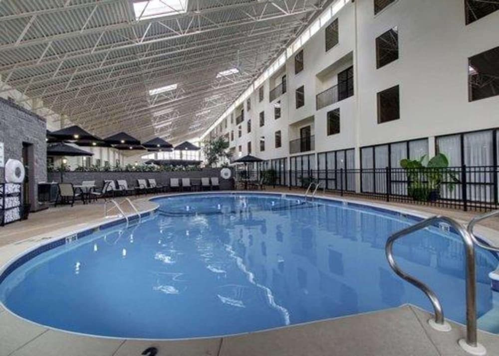 DoubleTree by Hilton Quincy 49/77