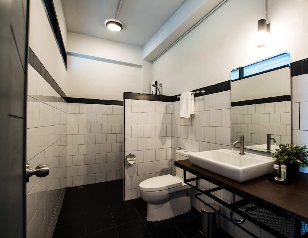 B Y Hotel Kanchanaburi 12/63