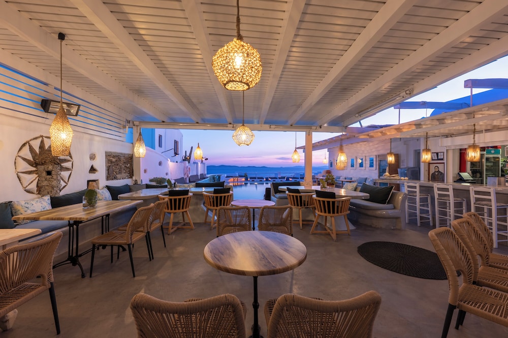 Flaskos Suites 37/50