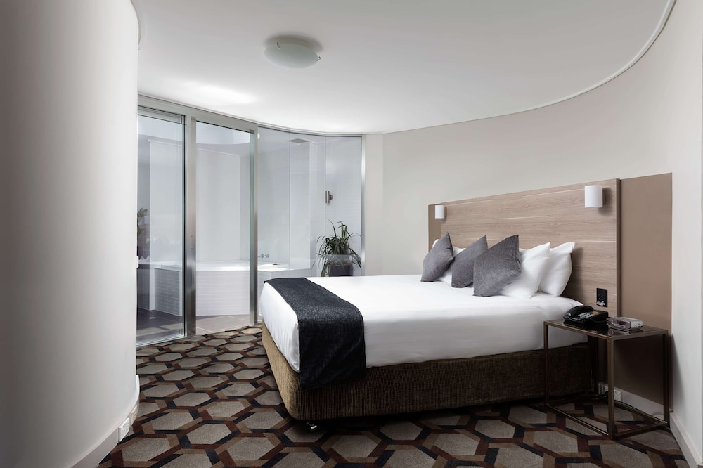 Rydges Canberra 8/59