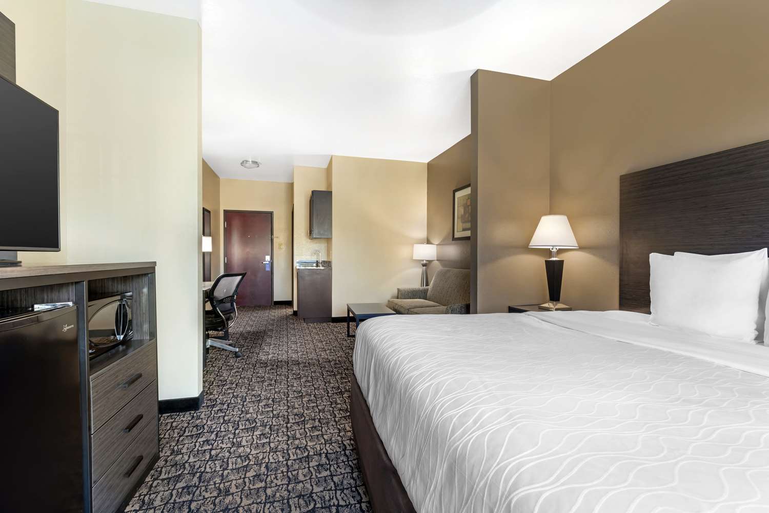Suite, King Bed, Sofa