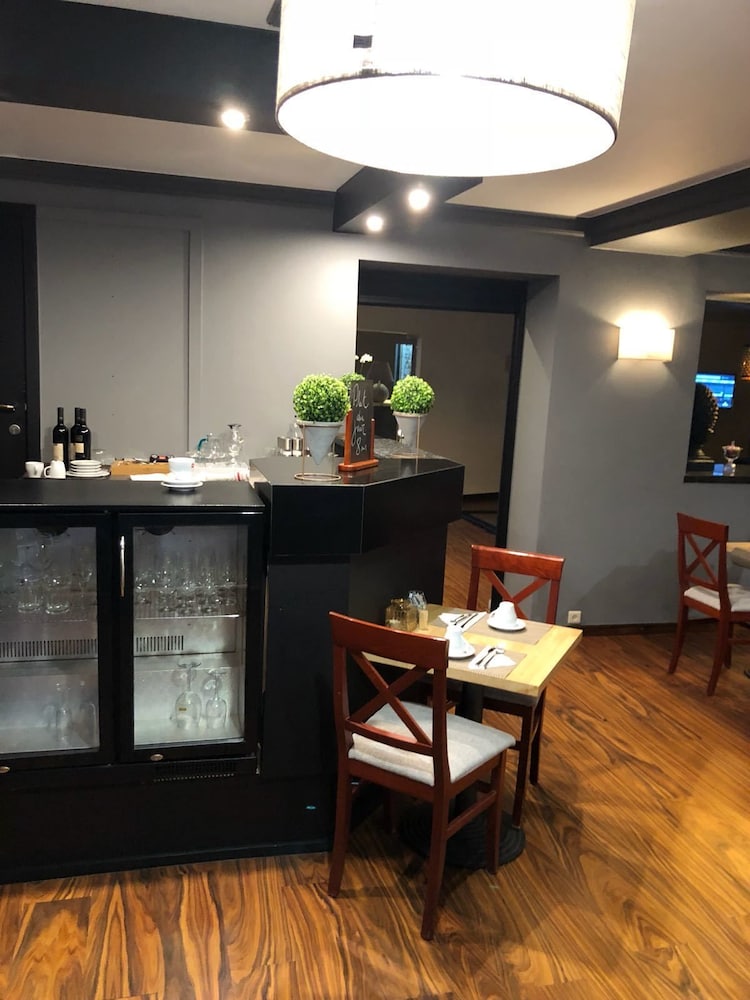 Park Hotel Airport 41/46