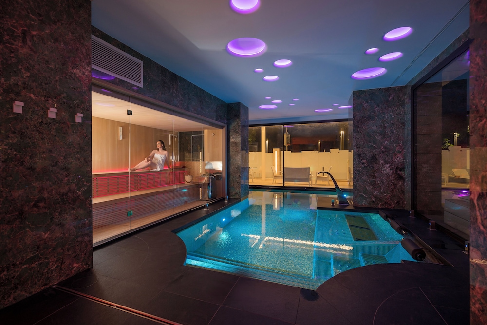 The Promenade Luxury Wellness Hotel 44/68