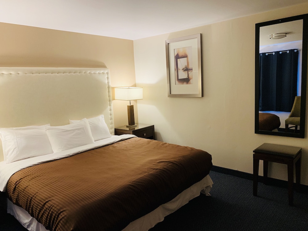 The Universal Inn And Suites 21/67