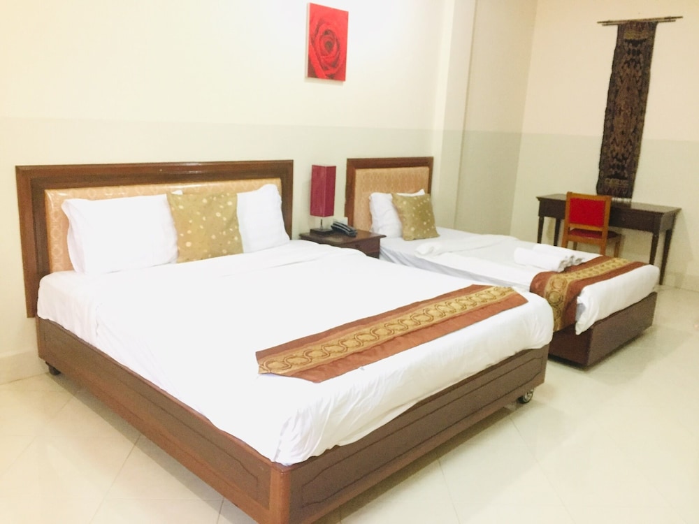 New Rose Boutique Hotel 10/66