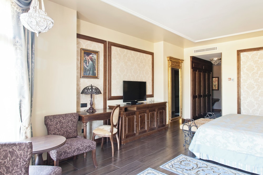 PortAventura Hotel Lucys Mansion 20/40