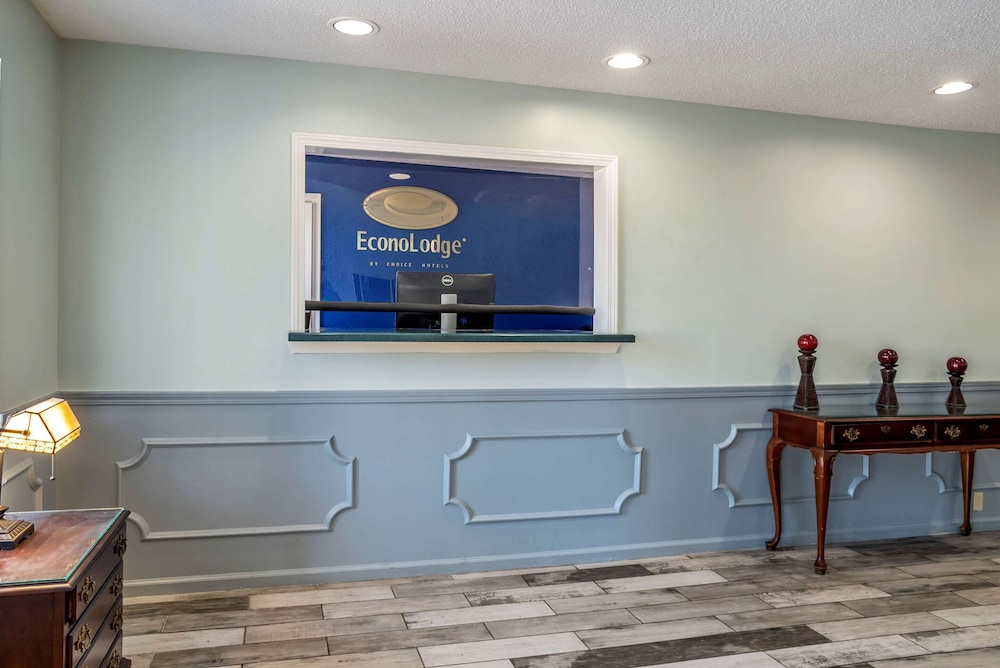 Econo Lodge Tupelo Barnes Crossing 6/31