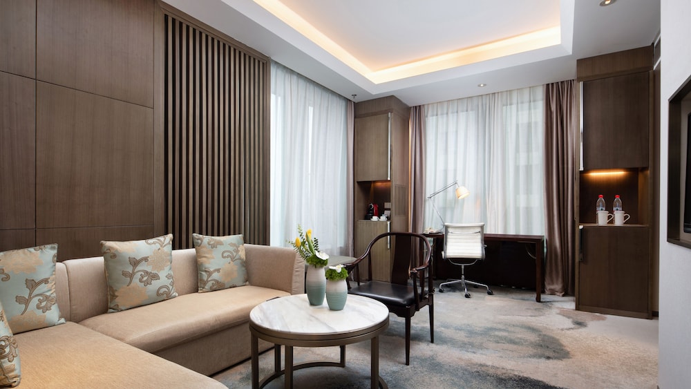 NARADA GRAND HOTEL 31/40