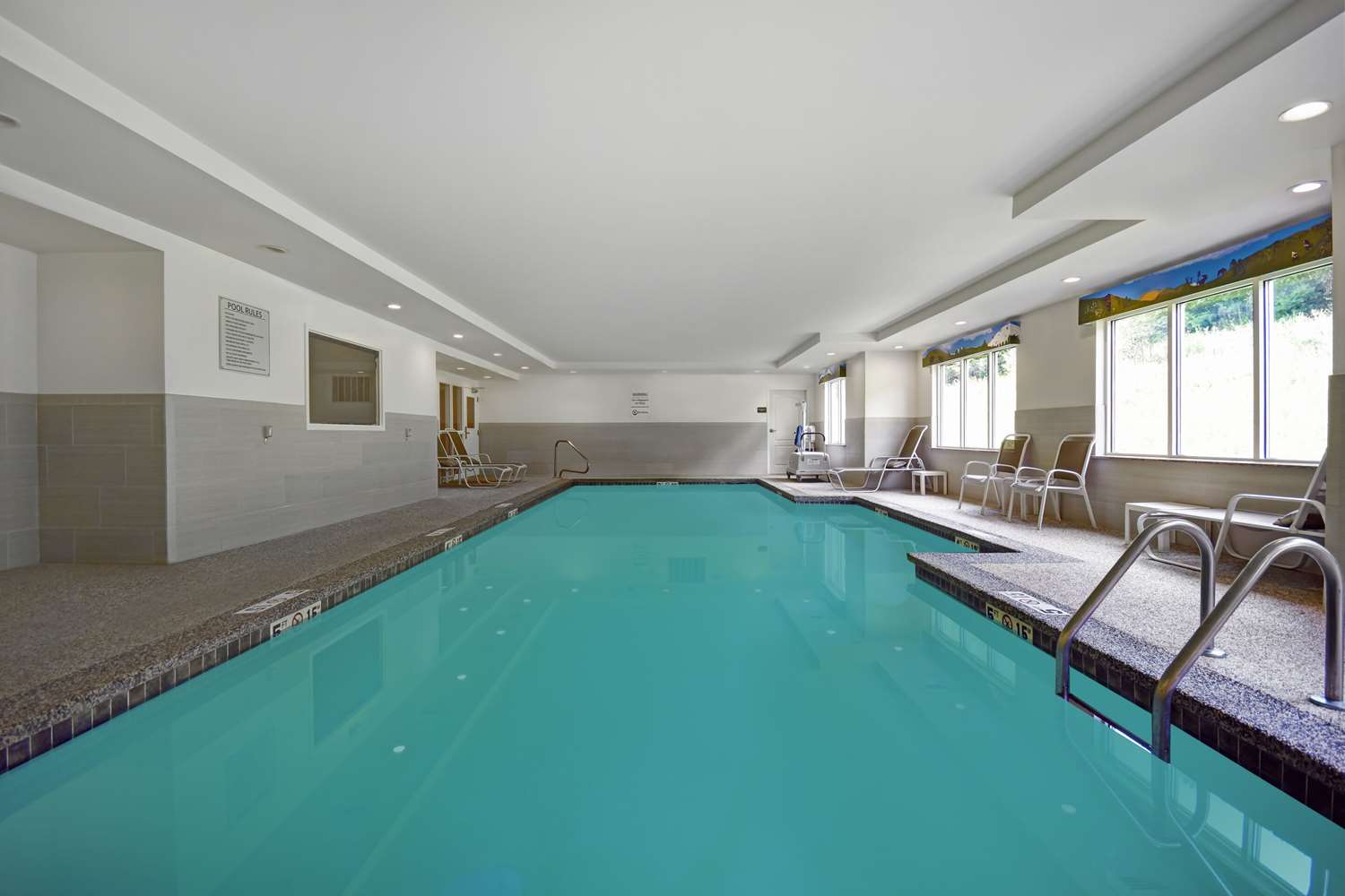 Comfort Inn & Suites Wilton, ME 8/27