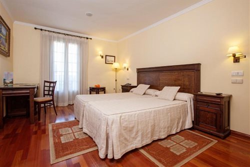 Room, Single, Double Bed