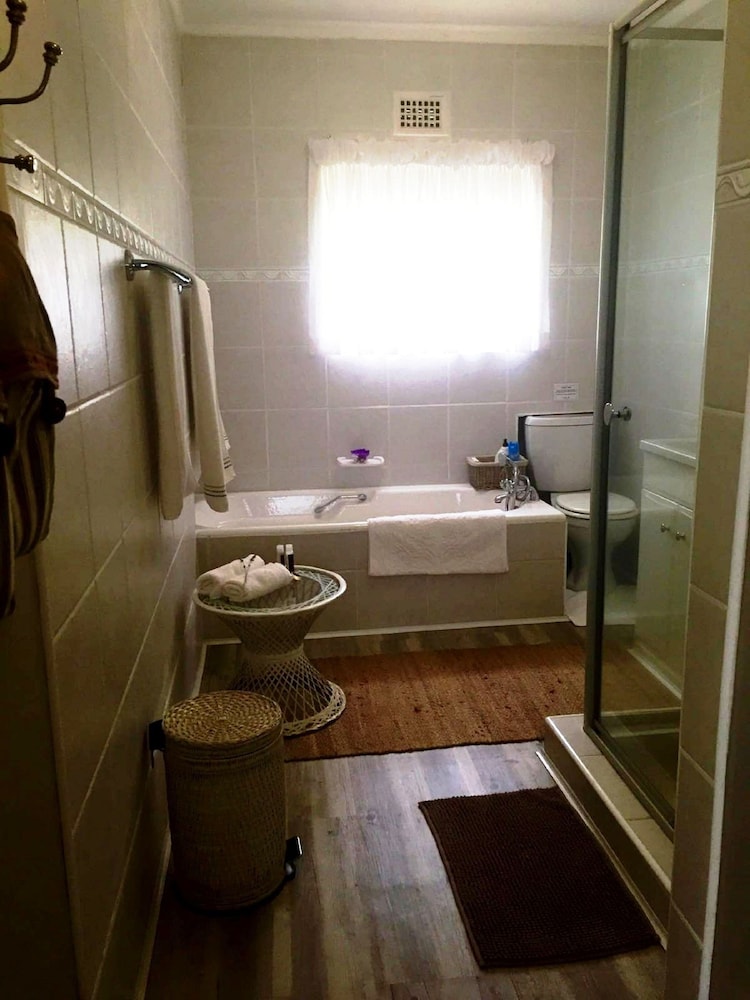 Cathkin Cottage B&B 42/42