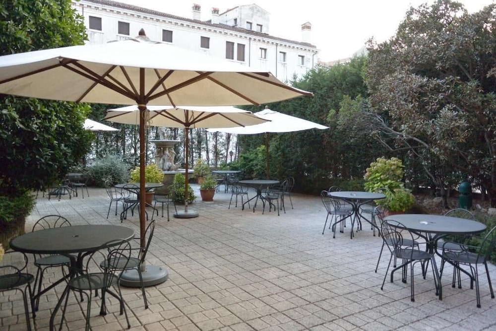 Belle Arti Hotel 28/37