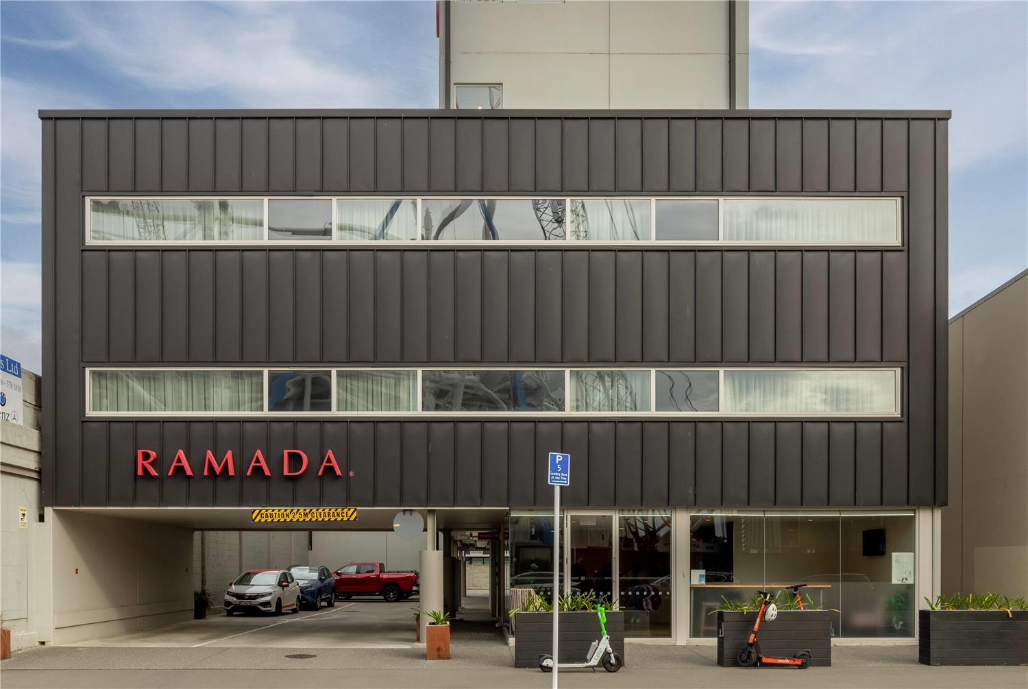 Ramada Suites by Wyndham Christchurch City 24/24